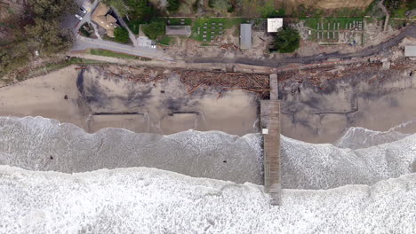 Daños-Causados-Por-Tormentas-En-California-Cerca-De-La-Playa-De-Río-Del-Mar-En-Enero-De-2023---Vista-Aérea-Directa-Hacia-Abajo