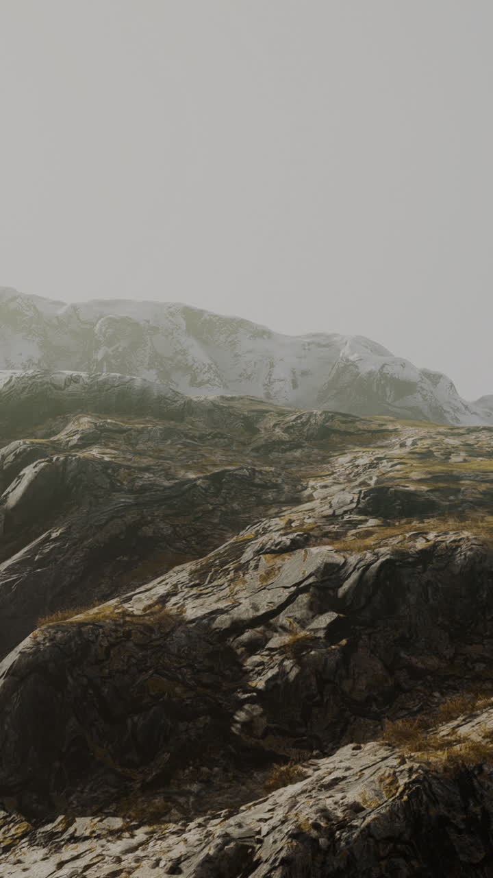 paisaje montañoso nevado