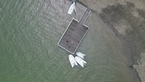 Muelle-Aéreo-Del-Lago.-Vista-De-Arriba-Hacia-Abajo.-Calima-Darién