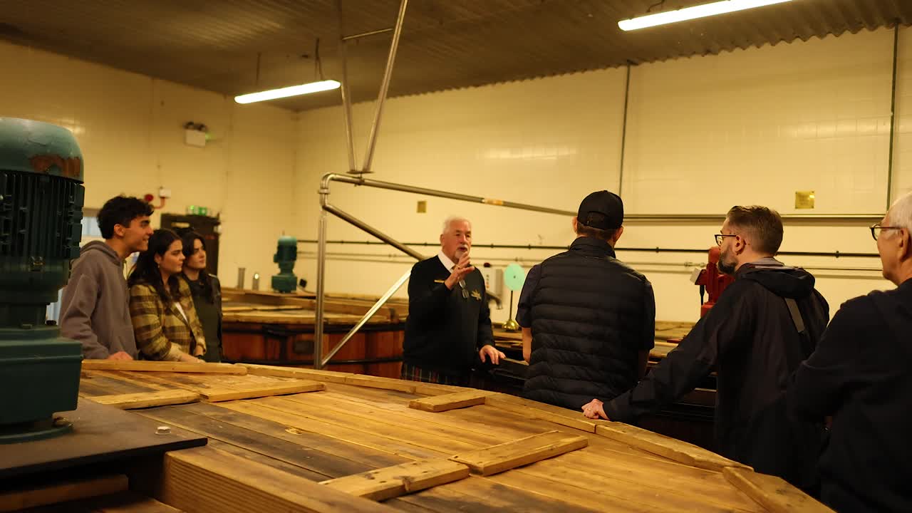 위스키 생산 과정에 대한 그룹 학습