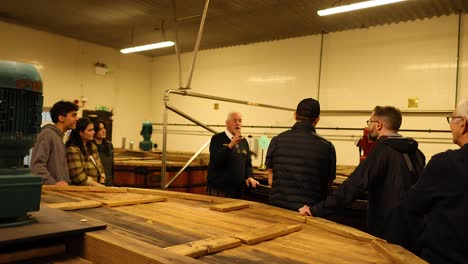 aprendizaje en grupo sobre el proceso de producción de whisky