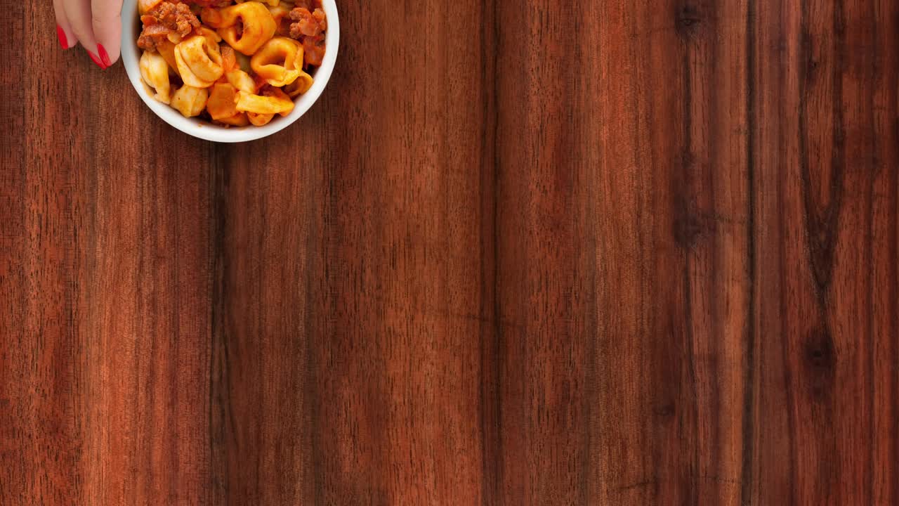 토르텔리니 볼로네즈