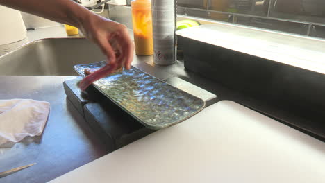preparación de sushi