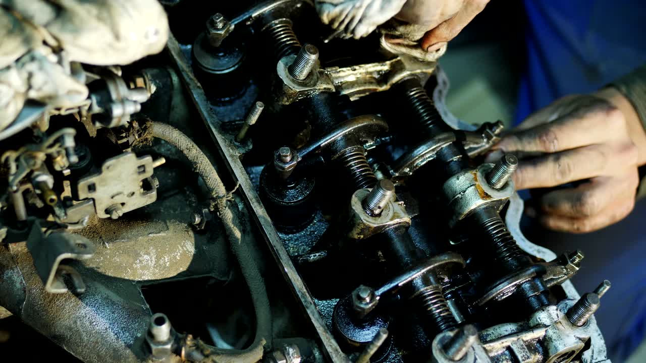 reparación de motores de automóviles viejos