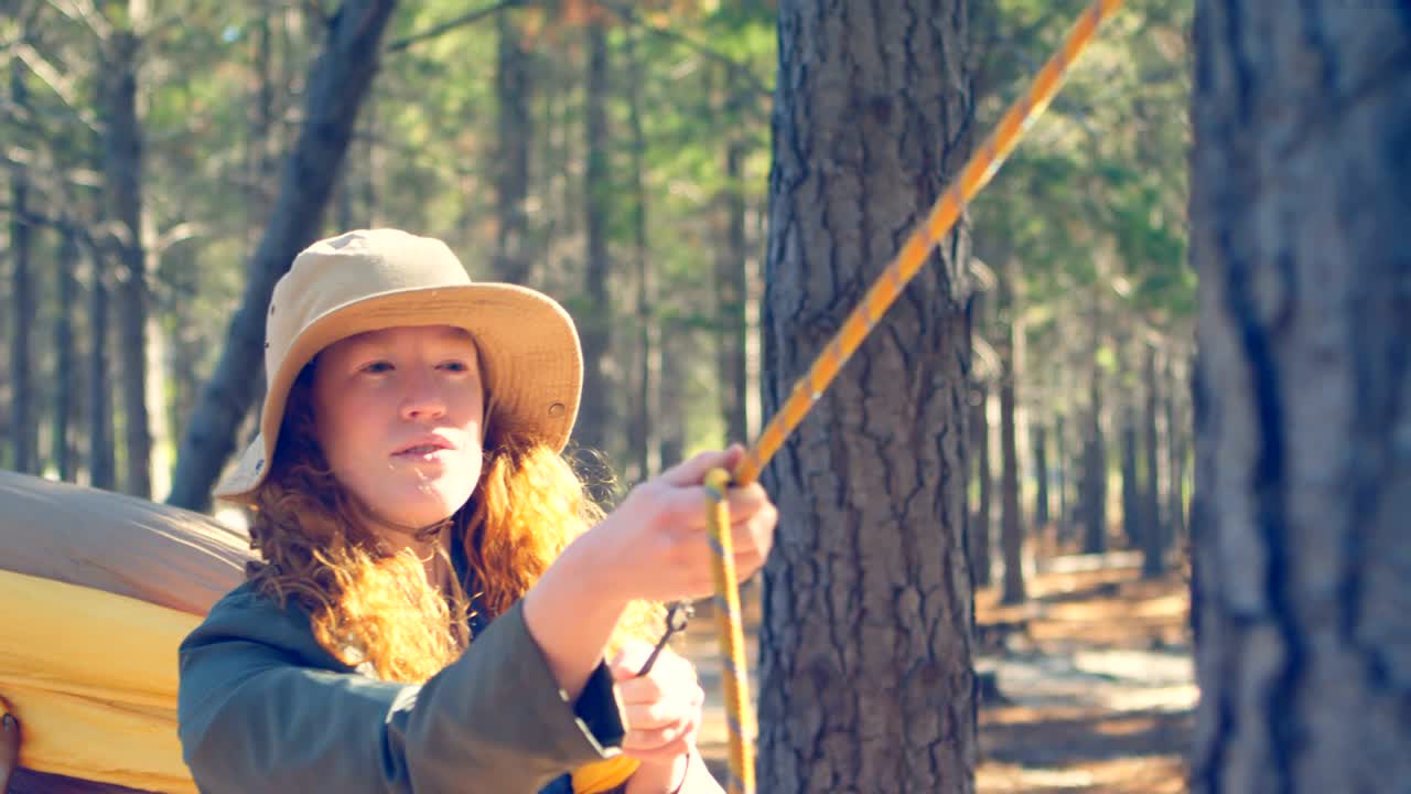 숲에서 하마크를  ⁇ 는 여자 4k