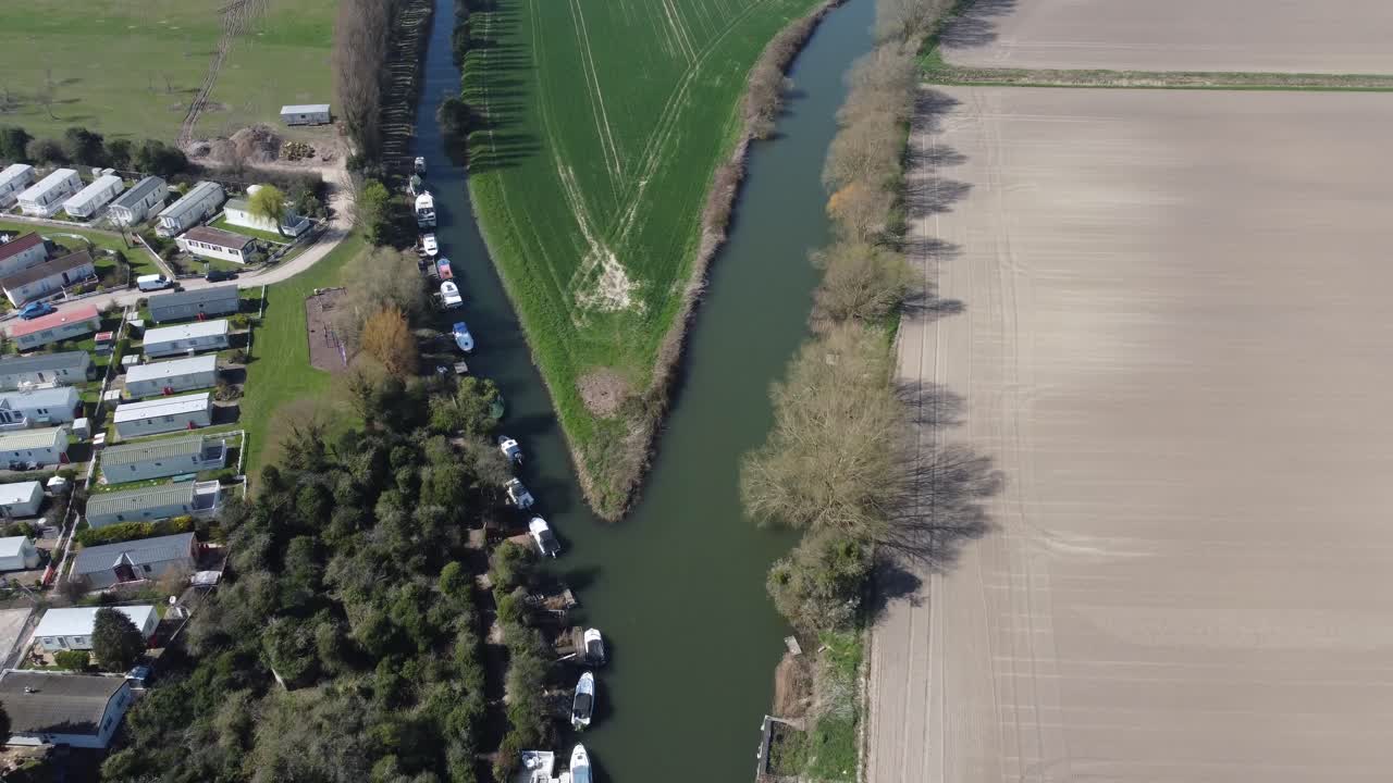 두 강이 만나는 곳의 조감도