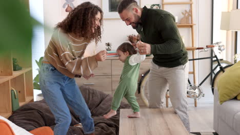 Bebé,-Baile-Y-Familia-Con-Una-Madre.