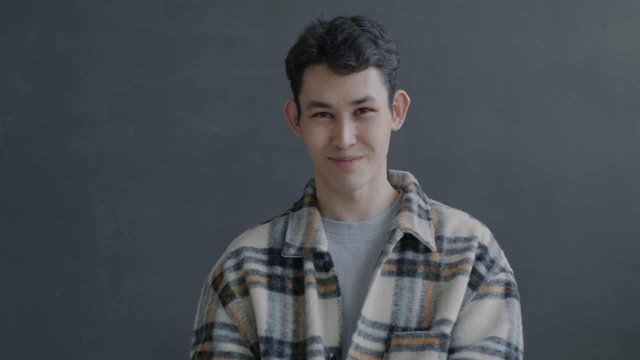 портрет молодого человека