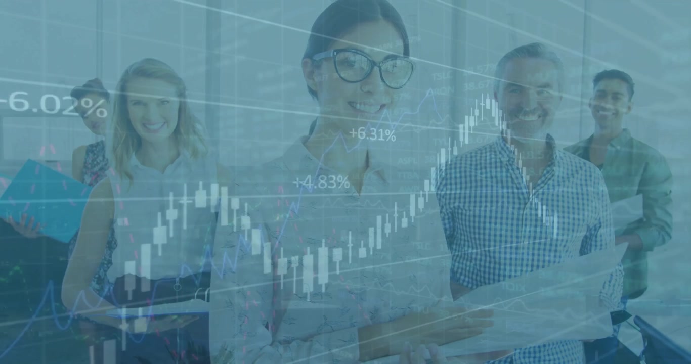 Animação de múltiplos gráficos com números em mudança sobre colegas de trabalho diversos analisando relatórios