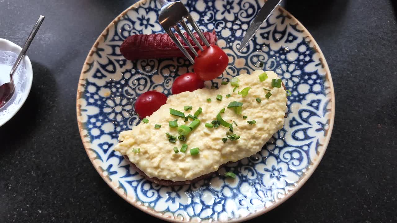 Omelette with Tomatoes and Sausage