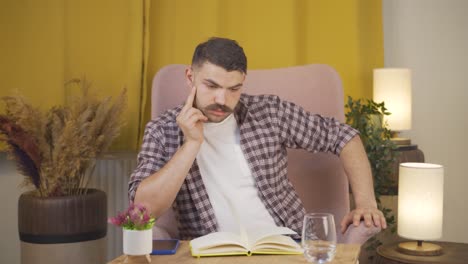 el hombre con el problema del olvido.