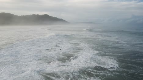 Drohnenaufnahme-Des-Sonnenaufgangs-Am-Strand-Von-Santa-Teresa-In-Costa-Rica-1