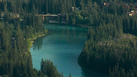 Banff-Bow-River-flowing-through-town