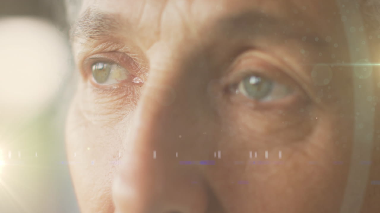 animación de luces brillantes de agua sobre una triste mujer caucásica mayor