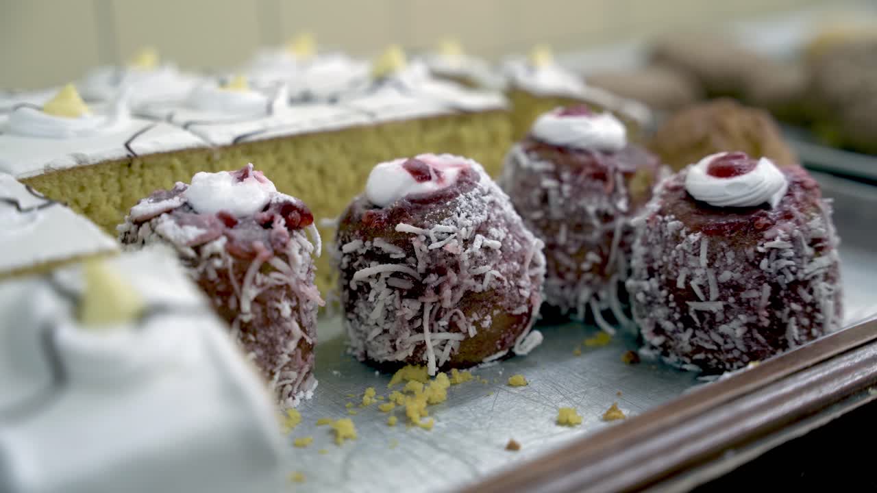 deliciosos pasteles de chocolate en la tienda