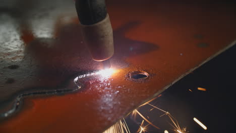 plasma cutting of metal sheet