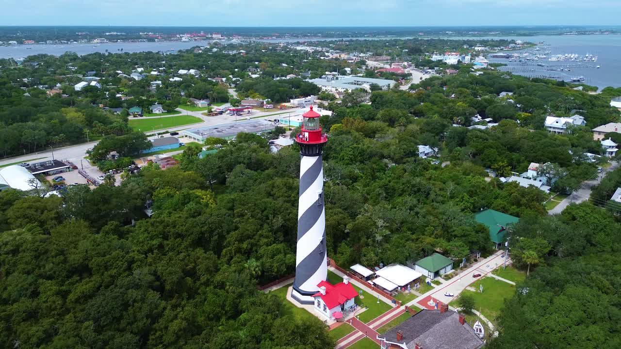 An incredible drone video of the historical St. Augustine Lighthouse on Anastasia Island in Florida.
