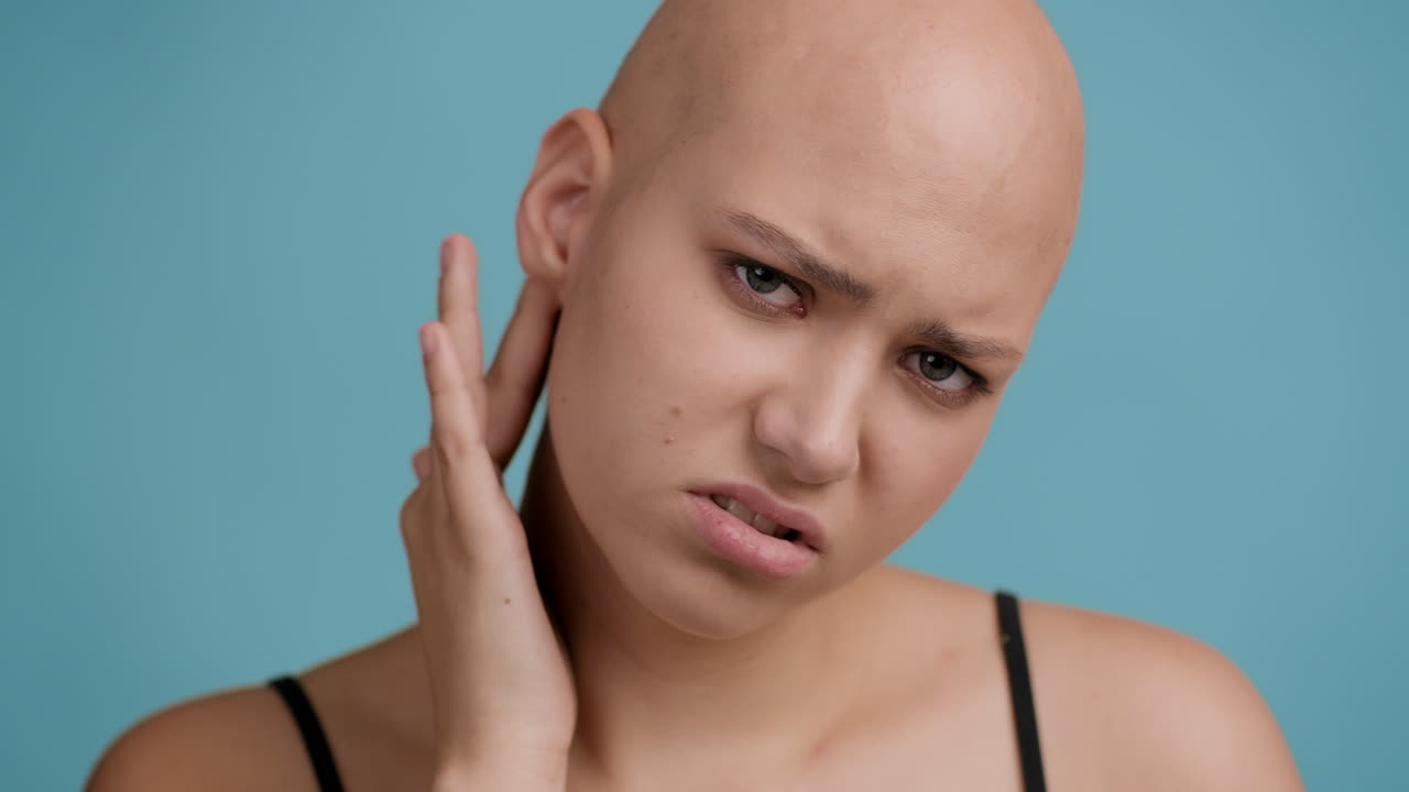 mujer que experimenta dolor