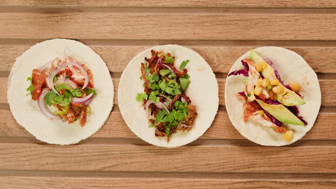 tres deliciosos tacos