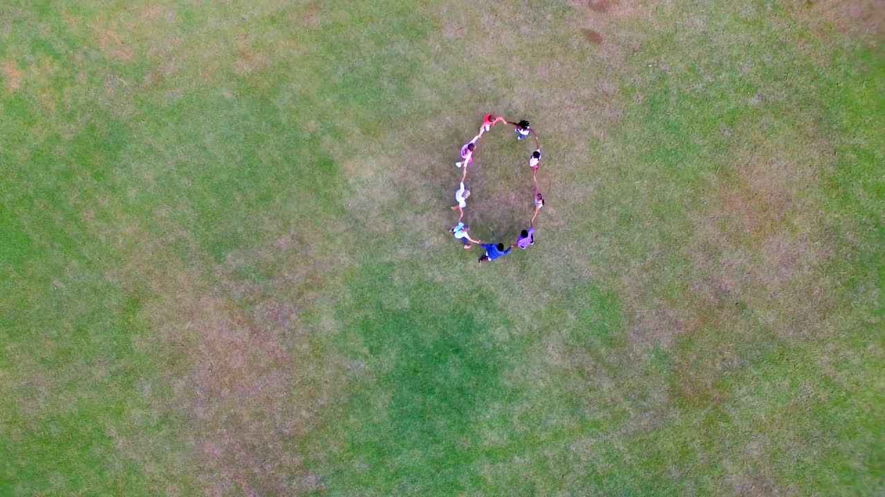 공원에서 노는 아이들