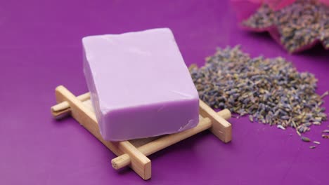 jabón de lavanda y lavanda seca