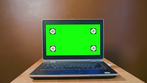 pan camera to the laptop with green screen