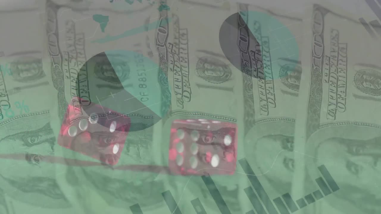 animación del procesamiento de datos financieros sobre dos dados y billetes de dólares estadounidenses