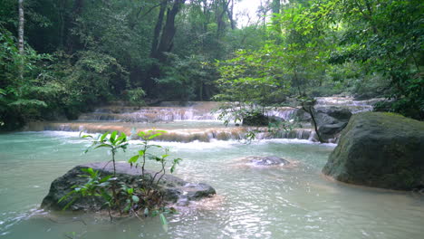 Schöner-Erawan-Wasserfall-Bei-Kanchanaburi-In-Thailand