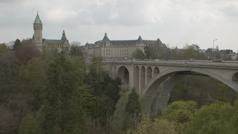 Panning-over-Adolphe-bridge-to-the-old-part-of-Luxembourg-city