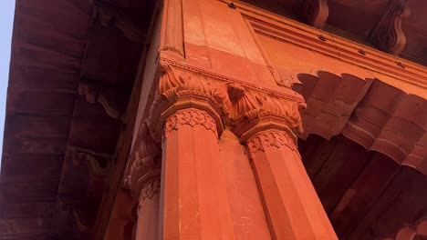 the various palaces inside the red fort and their craftsmanship
