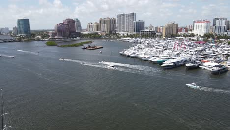 Boating-life-at-West-Palm-Beach,-Florida