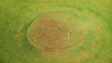 Campo-De-Golf-Verde-En-Un-Día-Soleado