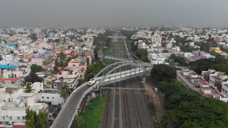 Tren-Local-Estacionado-En-La-Estación-De-Tren-De-Chennai,-India-Durante-El-Brote-De-Coronavirus-En-Chennai,-India