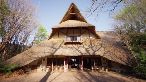 victoria falls safari lodge entrance