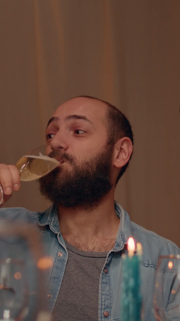 Celebrar com champanhe