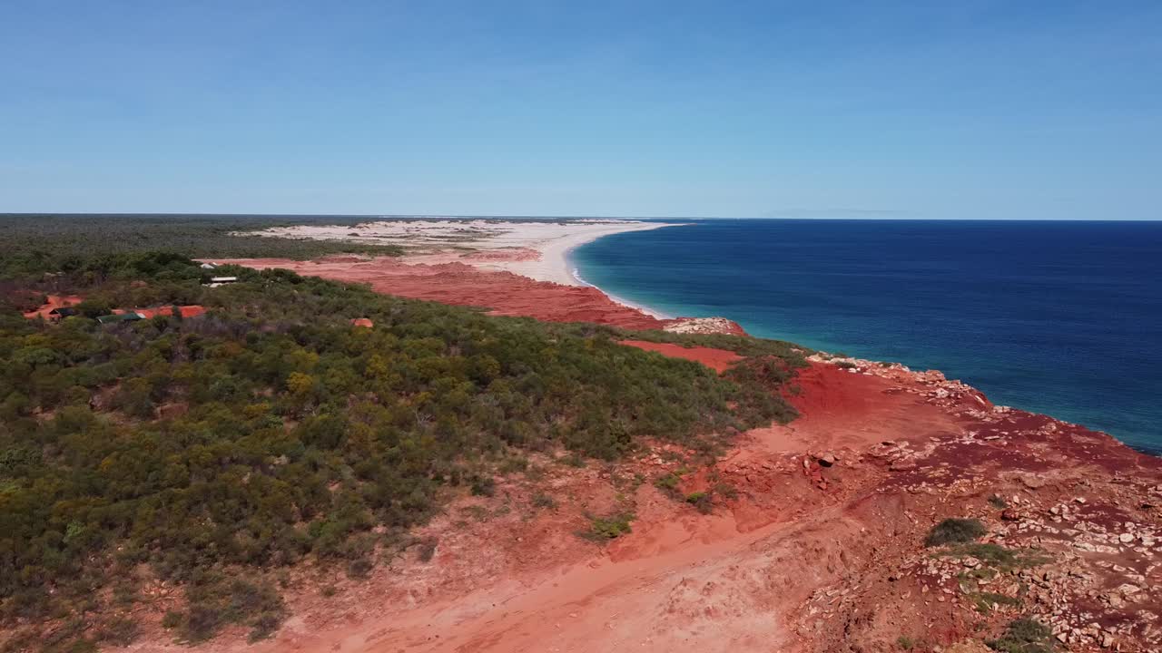 cape leveque는 서부 호주의 킴벌리 지역에 있는 습한 반도의 최북단에 있습니다.