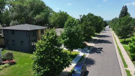 Modern-home-in-USA-neighborhood-in-summer