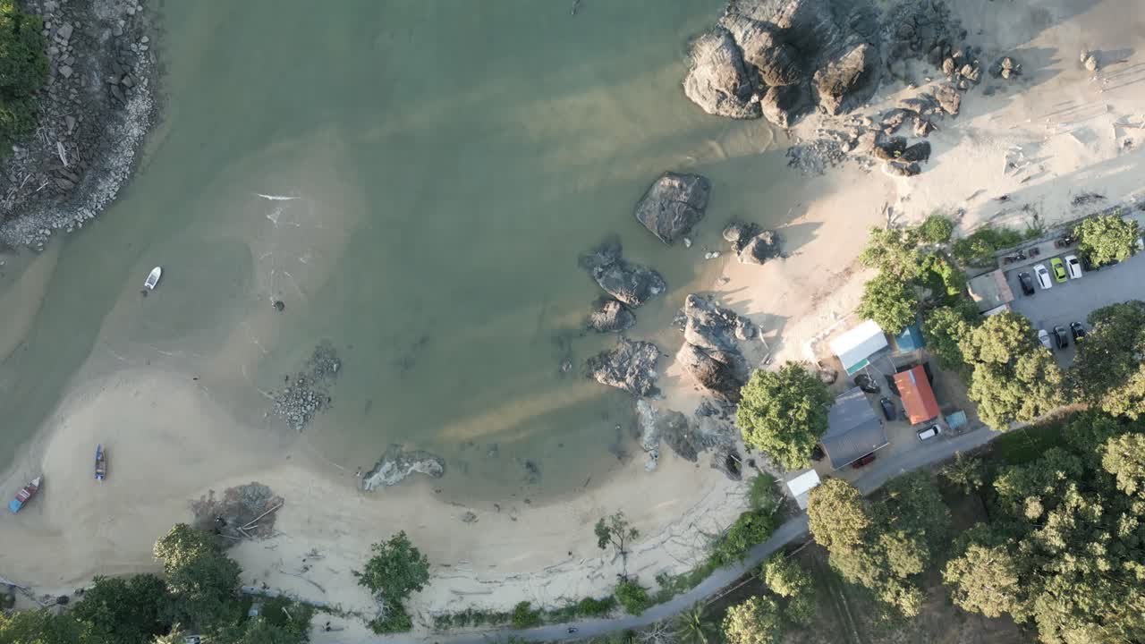 아리엘 뷰 푸구와 사르 마을 해변, 쿠칭, 사라와크