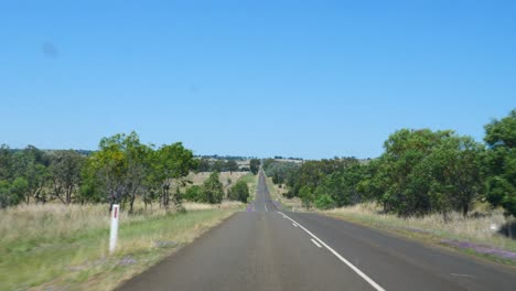 Autoperspektive-Fahren-Auf-Asphaltierten-Straßen-In-Australien,-Road-Trip-In-Queensland