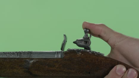 una pistola de sílex antigua.