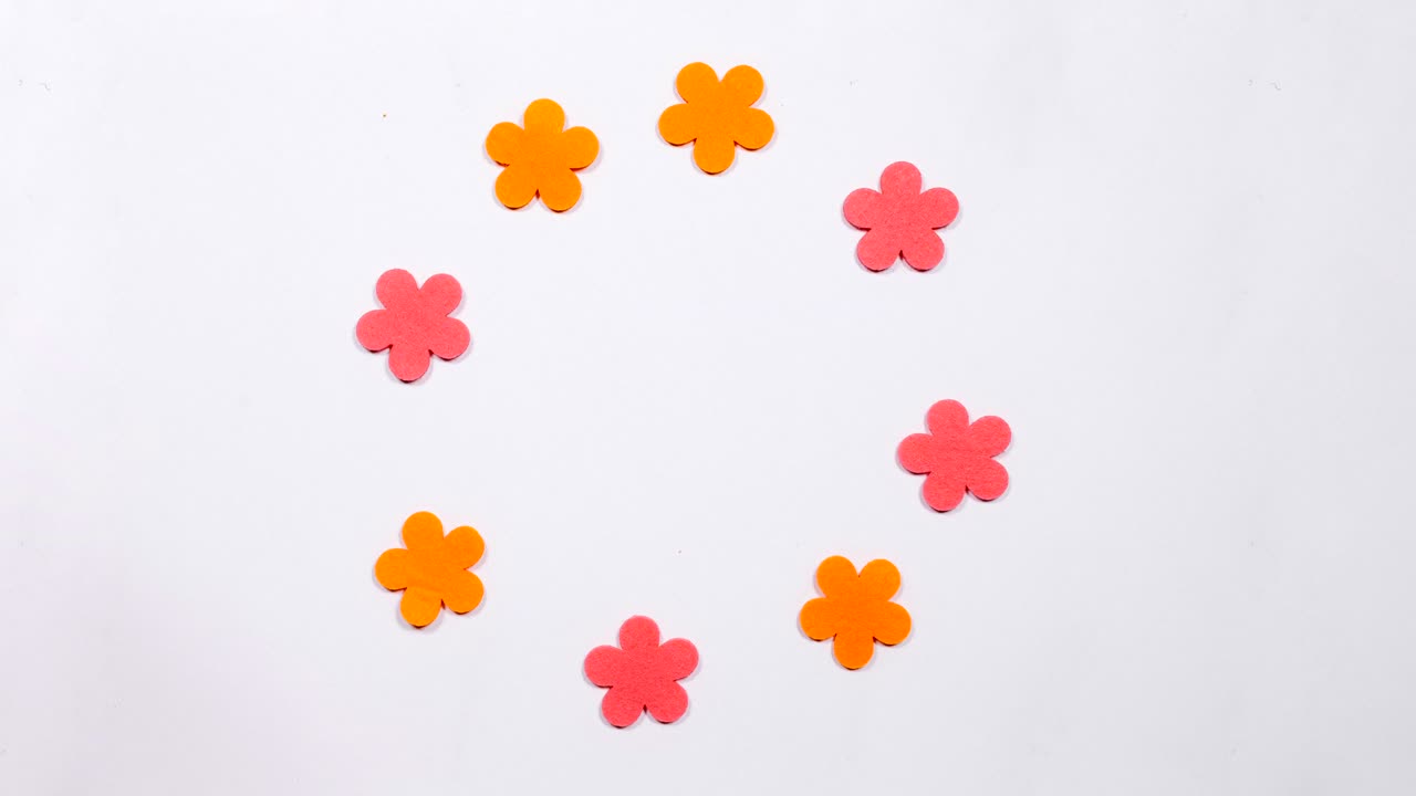 las flores en movimiento están dispuestas en un círculo. deten el movimiento.