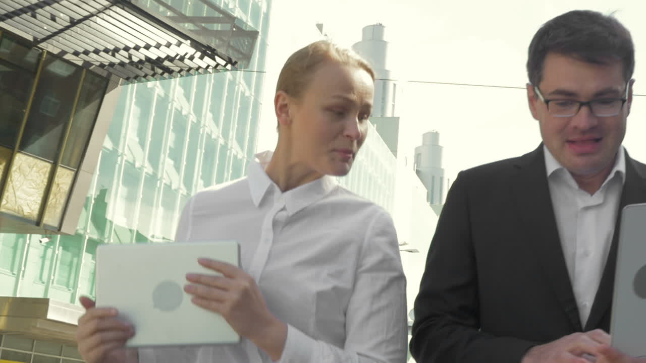 дело в спешке.