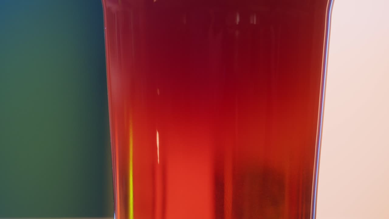 빨간 맥주 한 잔의 클로즈업