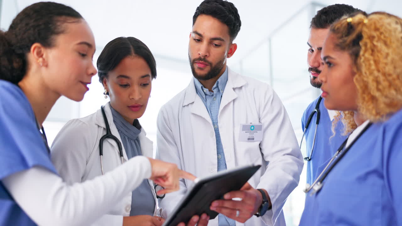 Health, team and tablet for data analysis