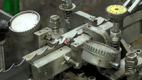 The band saw sharpens automatically