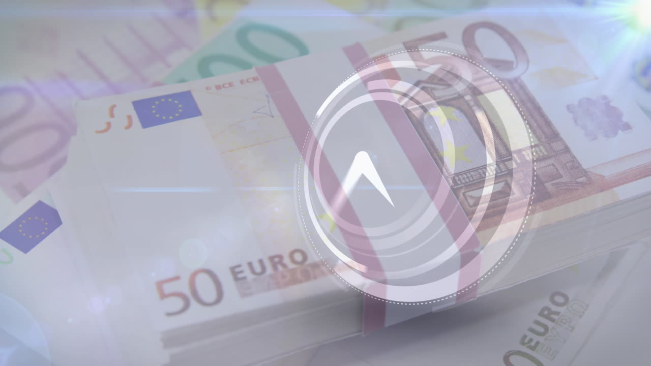 Animazione di un orologio che gira sopra più banconote da euro.