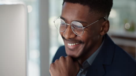 Happy,-businessman-and-reading-email-on-computer