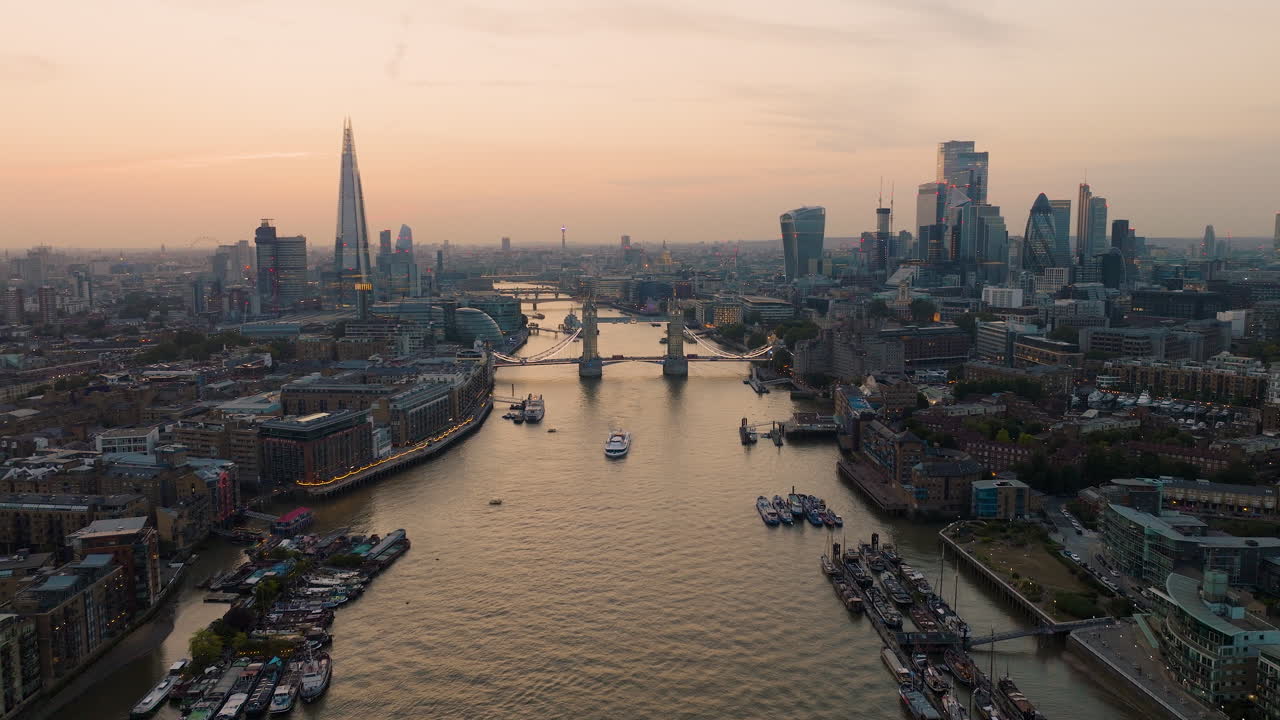 해질녘 런던 스카이라인