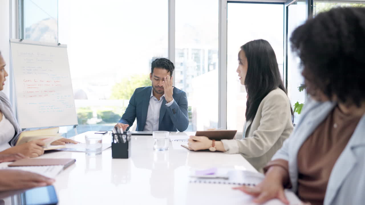 분노, 스트레스, 비즈니스맨과 노트북