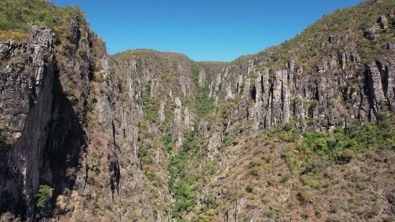 Guardian waterfall, blue water, sunny day, incredible landscape, in the Vão do Moleque community in Chapada dos Veadeiros